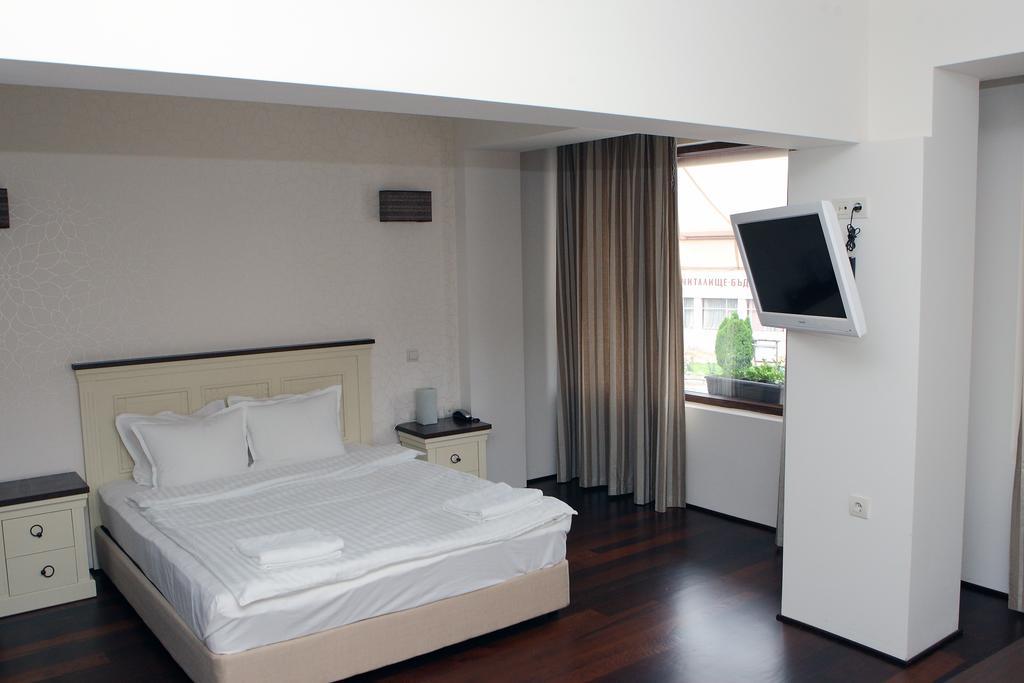 Hotel Par Avion Apriltsi  Extérieur photo